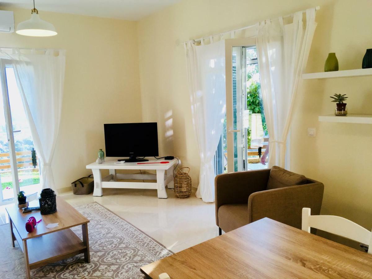 Chez Nikos Villa Kompitsion Luaran gambar